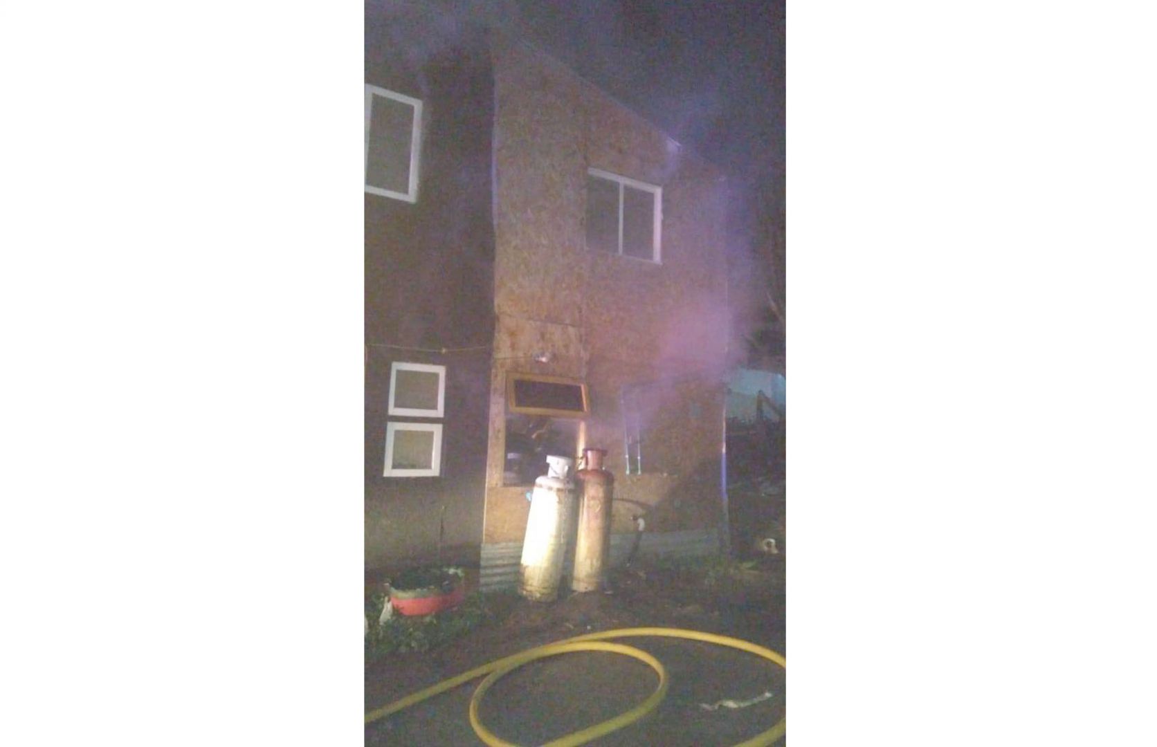 Principio de incendio en el baño de una vivienda