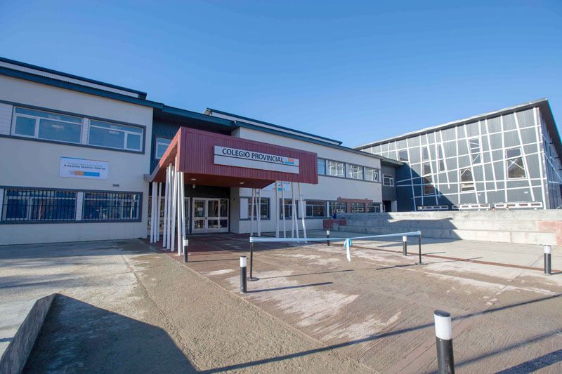 Reconocen como colegios técnicos a dos instituciones educativas