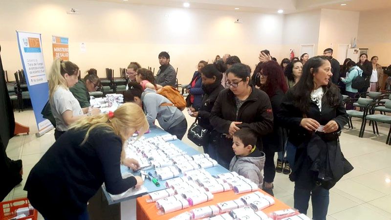 Entregaron los primeros 400 lentes del programa visual de salud