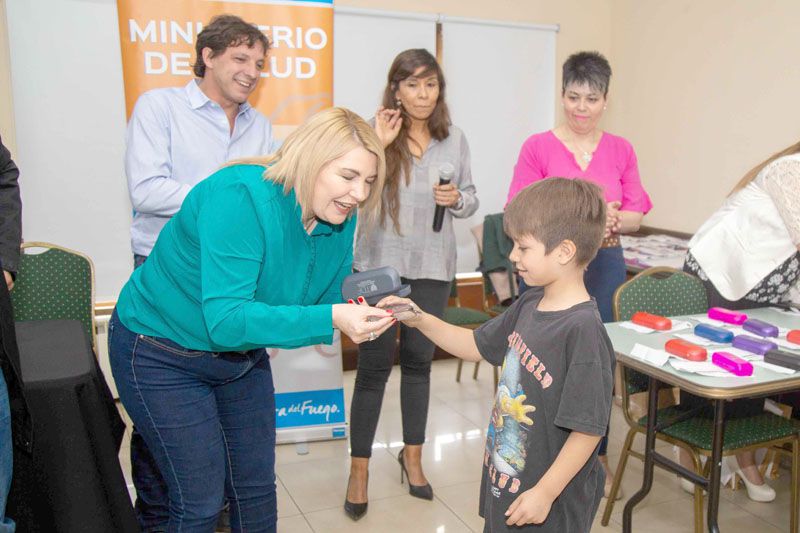 La Fundación “Pequeños Pasos” destacó la entrega de anteojos 