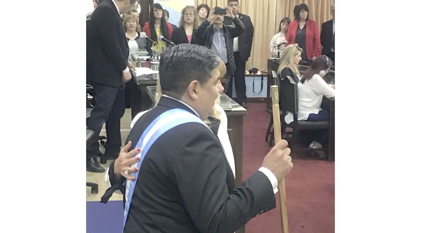 Persisten las dudas sobre el costo del bastón de Arcando