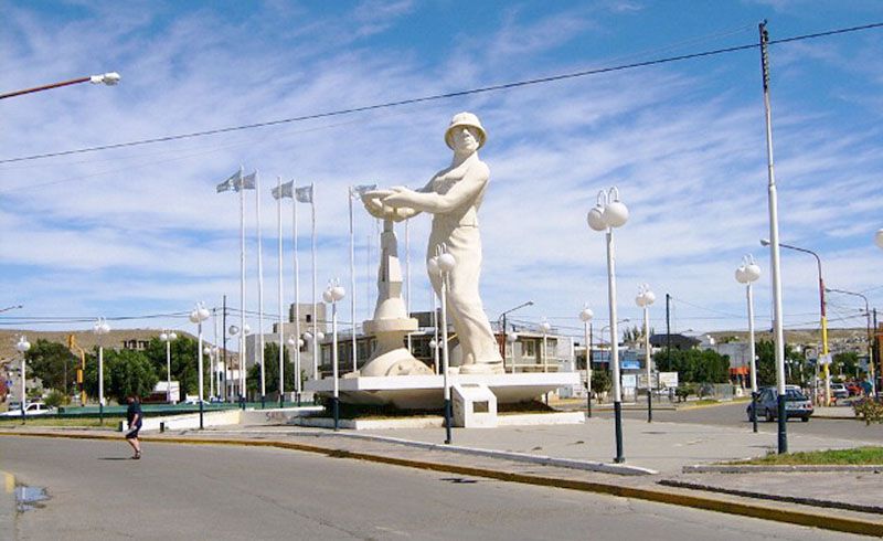 Inauguran ‘El Gorosito’, el monumento al obrero patagónico