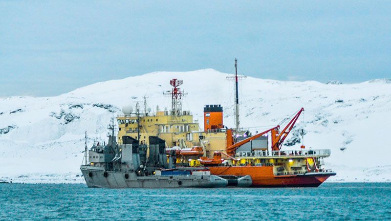 El rompehielos ARA “Almirante Irízar” reabasteció a la base científica Carlini