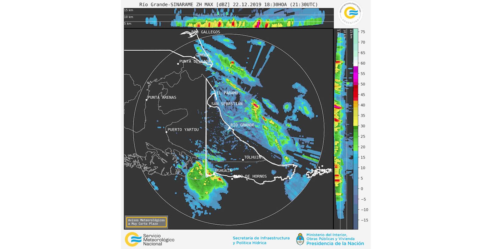 Tormenta con truenos y rayos   