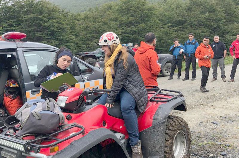 Rescatan a una mujer lesionada en la montaña