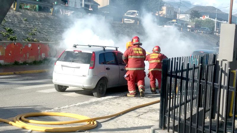 Se incendió un rodado en Karukinka y Magallanes