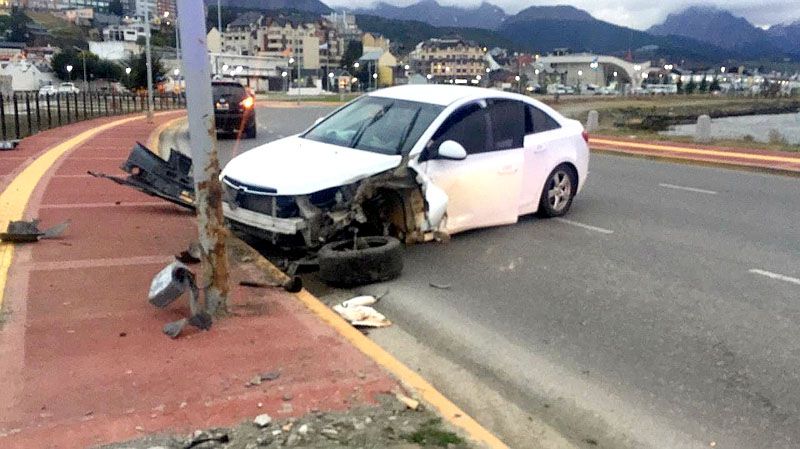 Violento choque en avenida Garramuño próximo a Guaraní