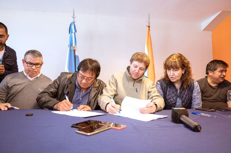 Melella selló acuerdo salarial con el escalafón seco y húmedo