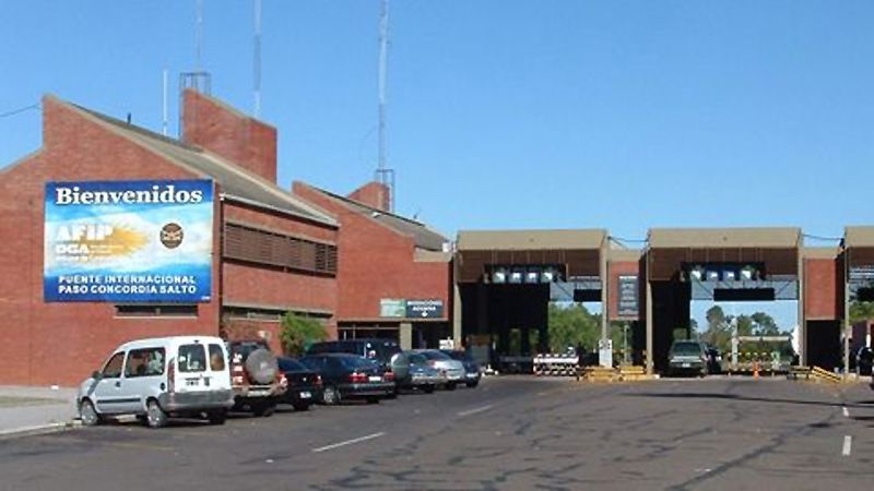 NACIÓN EXTENDIÓ HASTA EL 12 DE ABRIL EL CIERRE DE LAS FRONTERAS: VARADOS HARÁN UN "INGRESO PAULATINO" AL PAÍS