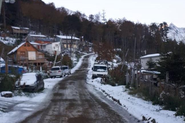 Apareció la escarcha y personal municipal garantiza la transitabilidad