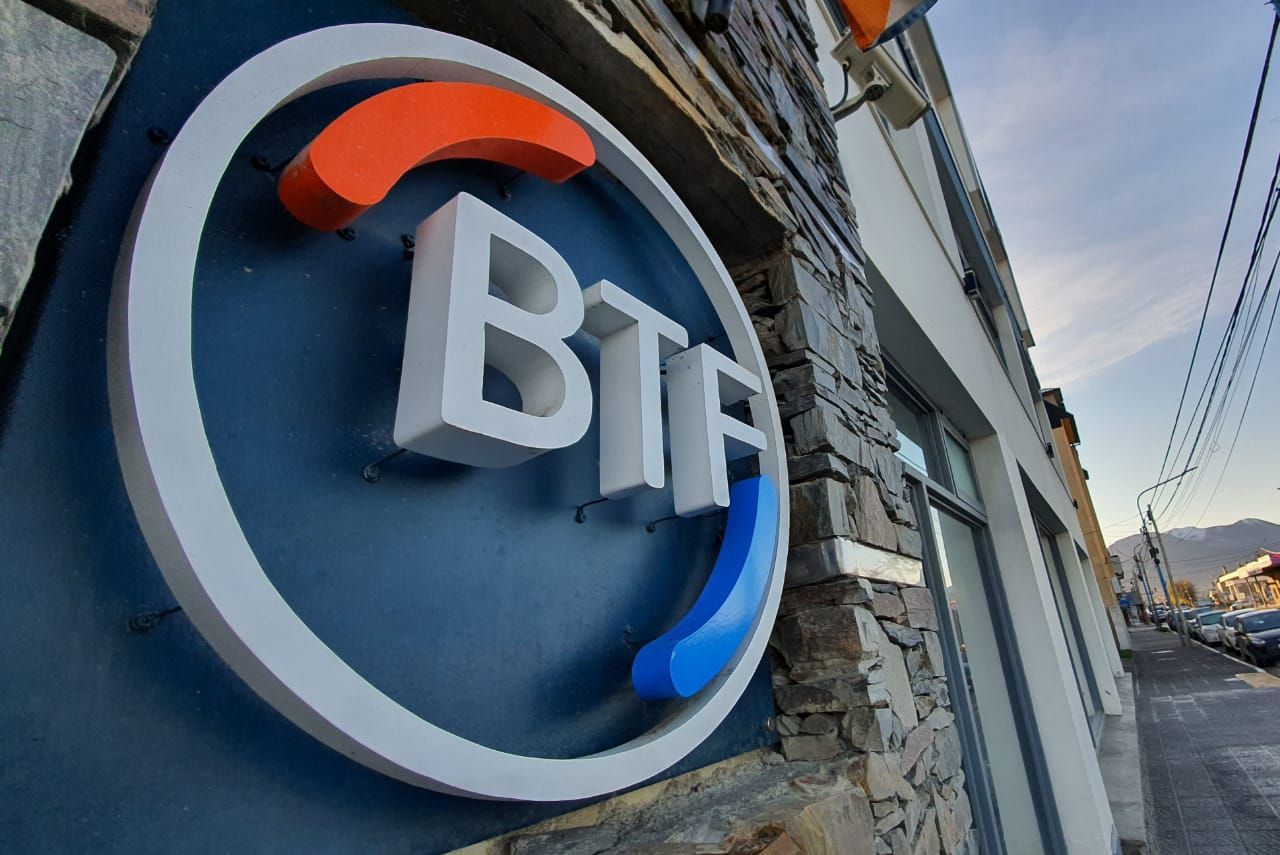 Beneficiarios de planes sociales podrán retirar su dinero en “Punto Efectivo” del BTF