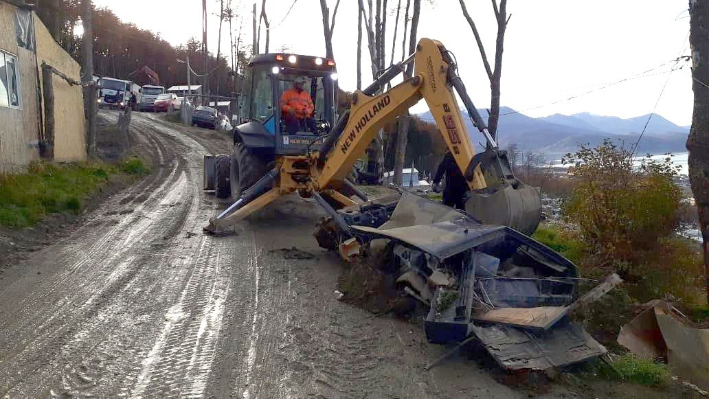 Medio Ambiente municipal retiró chatarra en barrios altos