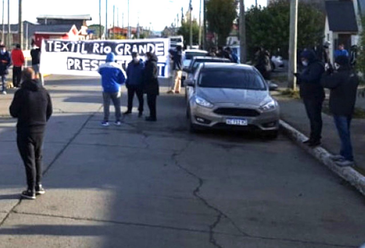 Textiles rompieron la cuarentena y se movilizaron en Río Grande