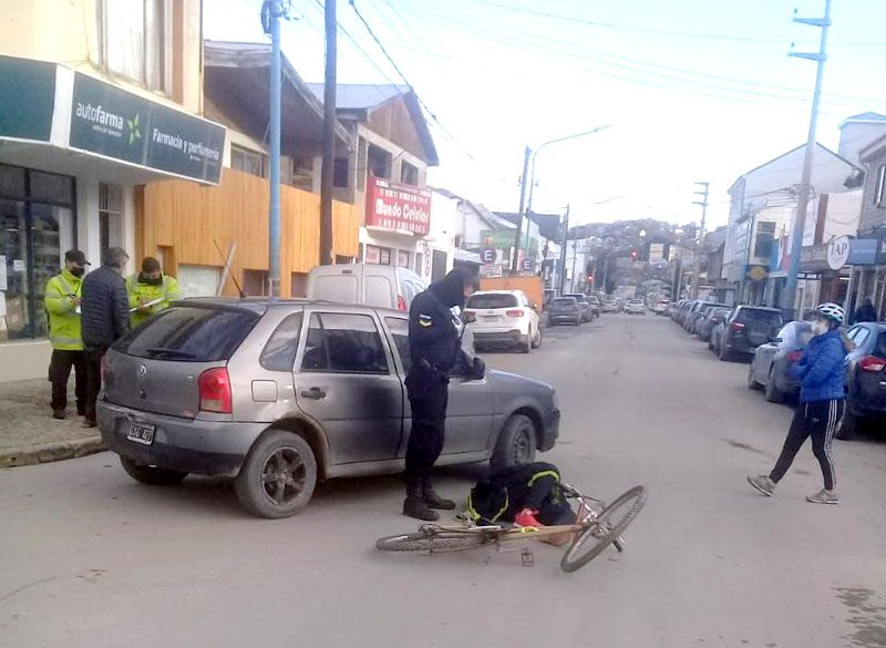 Embistieron a una joven en bicicleta en Kuanip y Concejal Rubinos