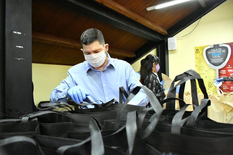 El Municipio entrega a comercios elementos de desinfección