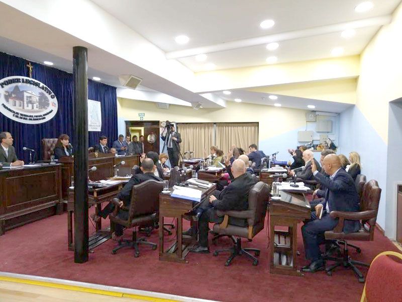 Emergencia económica y “Terra Ignis” a comisión