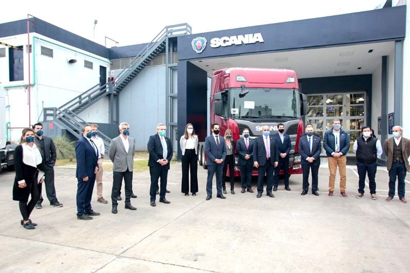 El Presidente inauguró obras y recorrió un hospital modular y una fábrica de autopartes en Tucumán