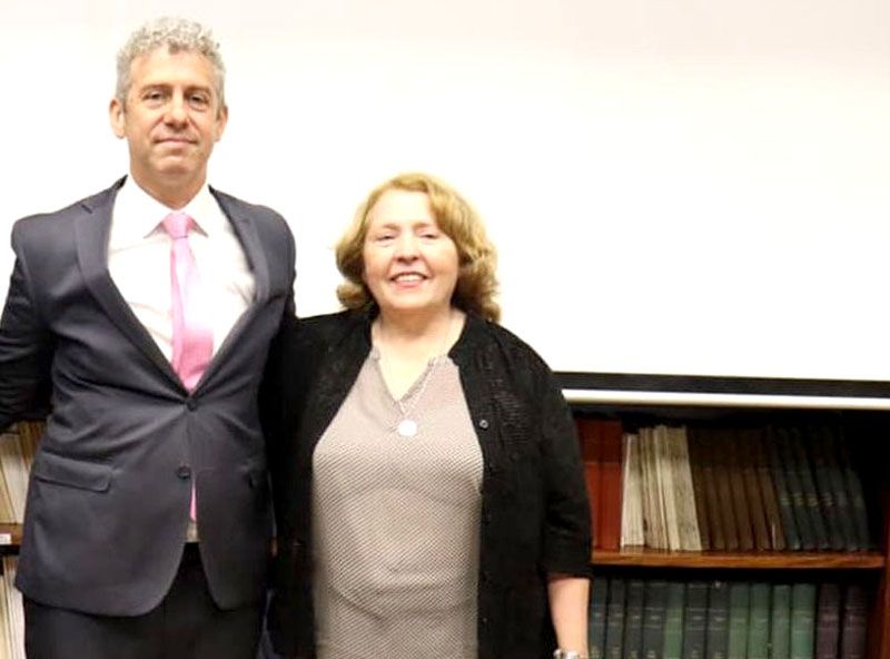 Aplicó el tope salarial a la clase política y lo condenaron