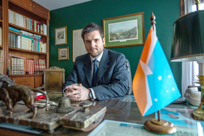 El abogado de Curuchet le contestó a la protectora