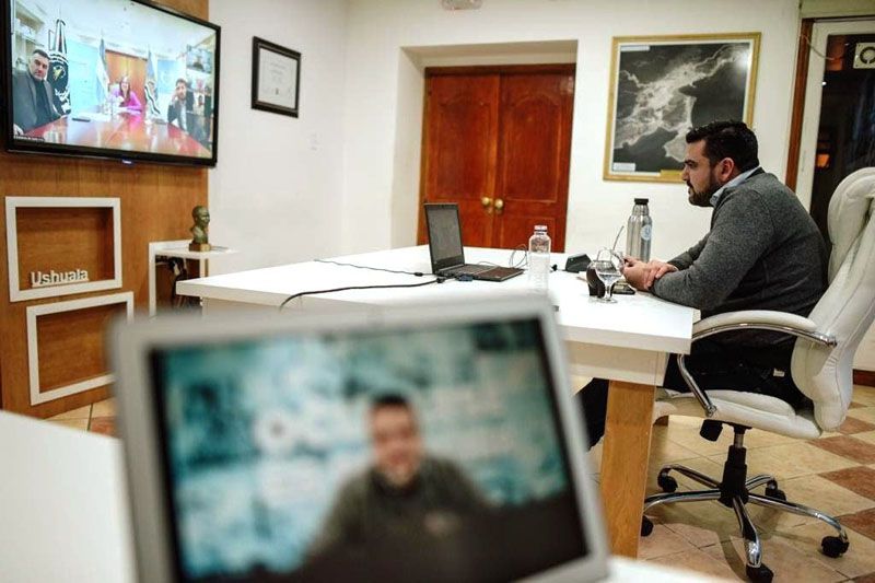 El Municipio de Ushuaia y la provincia de Santa Cruz avanzan en la conectividad aérea