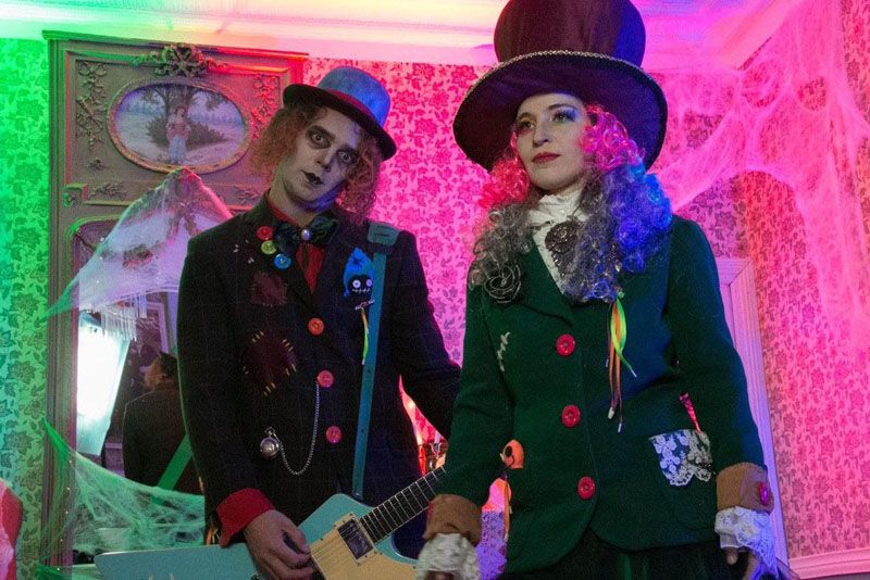 La Municipalidad de Ushuaia invita al estreno de ‘Abuela Zombie’ del grupo Sin Cordones