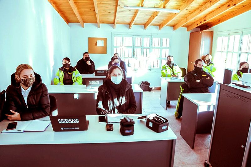 Capacitaron a agentes policiales que trabajarán en el control y vigilancia