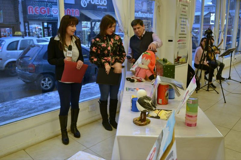 La artista Natalia Fusari presentó a ‘Ashhowin’ en el Centro “Nueva Argentina”