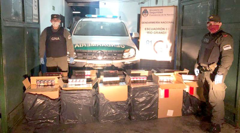 Gendarmería decomisó 5.500 atados de cigarrillos ilegales en un automóvil abandonado