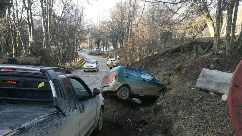 Despiste sin heridos en calle de ingreso al barrio Dos Banderas