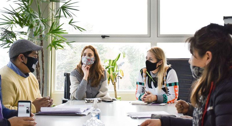 La Secretaria de Hábitat mantuvo un encuentro con ‘Vecinos Activos del Fin del Mundo’