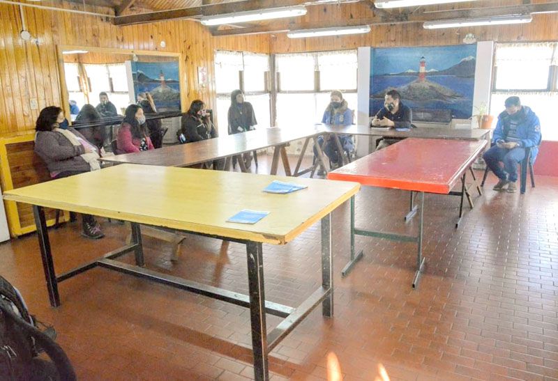 Funcionarios municipales se reunieron con referentes del barrio Felipe Varela