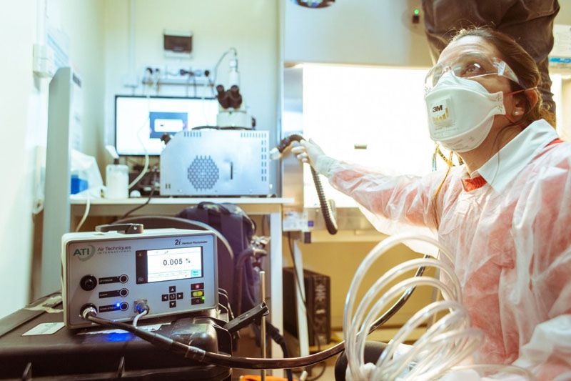 Certifican las cabinas de seguridad de los laboratorios de los hospitales públicos