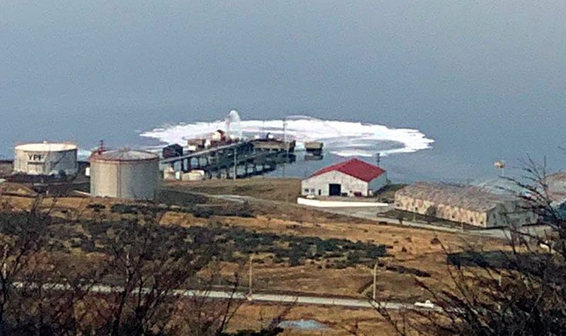 Espuma en inmediaciones de la Planta Orión