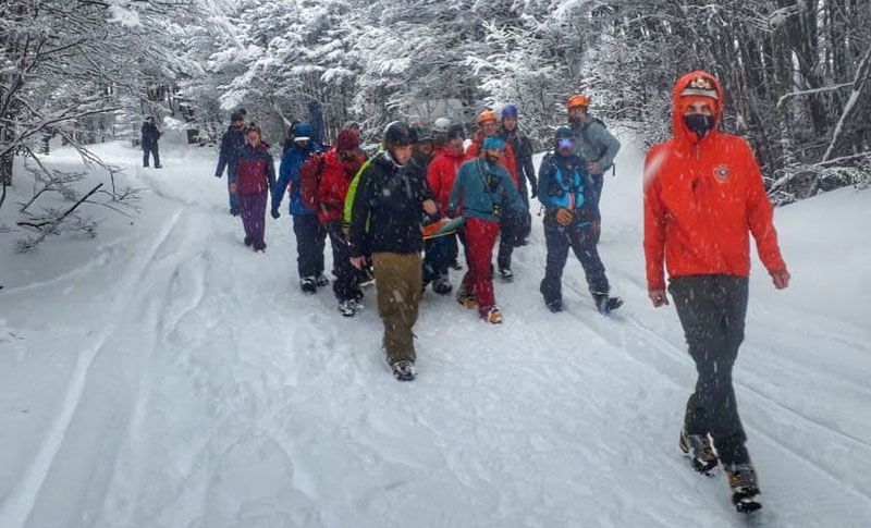 Rescatan a una joven lesionada en el Valle de Olum