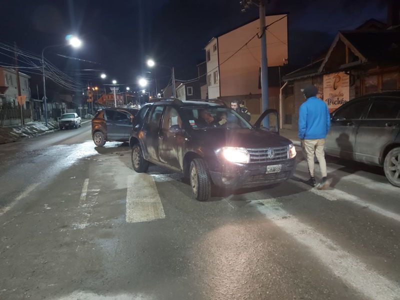 Violento accidente en la esquina de Magallanes y Gente del Sur