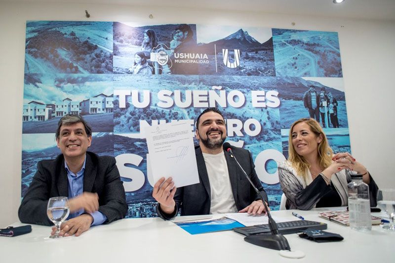 Vuoto firmó convenio de adhesión al Plan Nacional de Suelo Urbano 