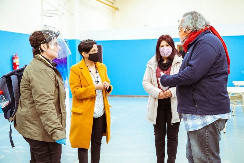 Educación comenzó la entrega de títulos a egresados en Enfermería del CENT 35