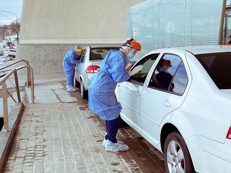 Hubo un nuevo operativo de hisopados en la entrada del ex casino