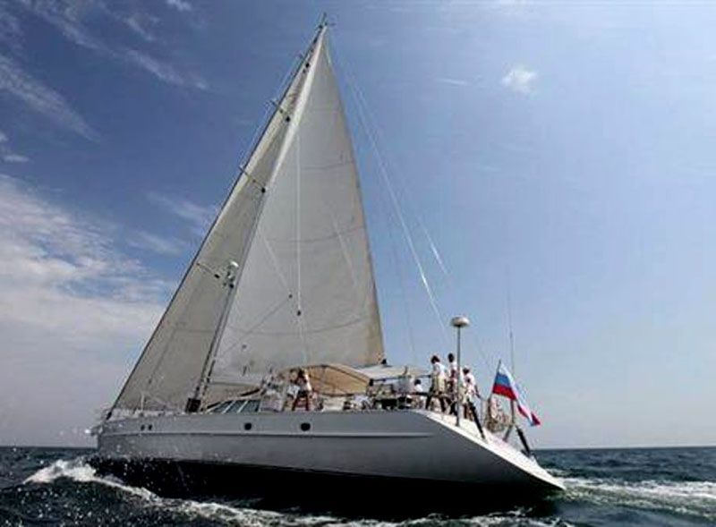 Velero ucraniano alcanza los 77° y marca un récord mundial