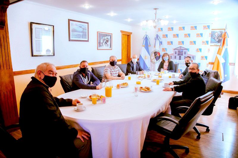 Urquiza mantuvo una reunión con integrantes del Consejo Pastoral de Ushuaia