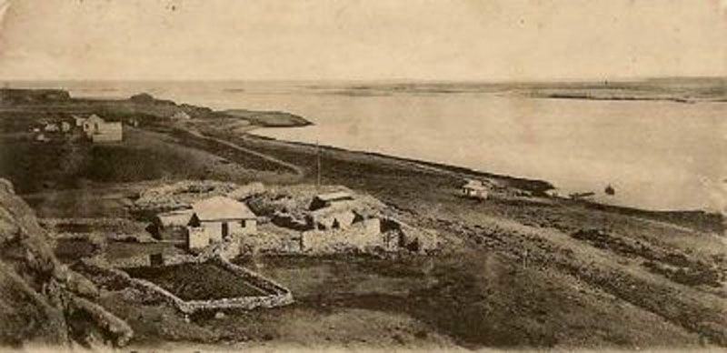 Ante la invasión inglesa huye la custodia de la mansión del rey