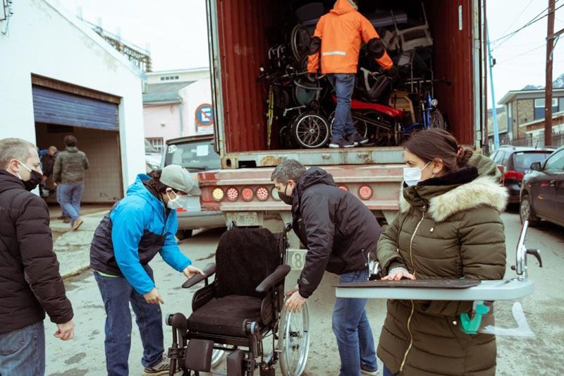 La Provincia recibió el primer embarque de elementos ortopédicos donado por Noruega 