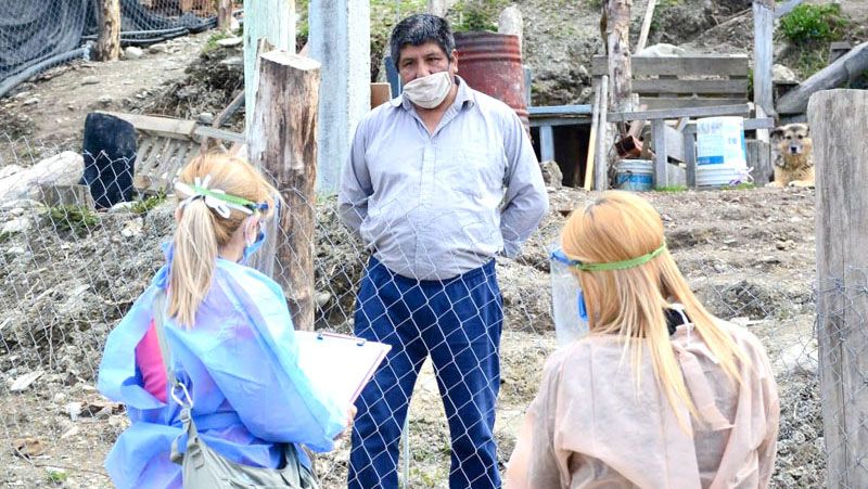 Salud municipal releva posibles casos de COVID en el macizo K y D