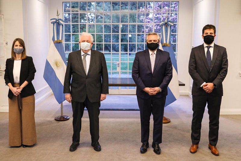 ALBERTO FERNÁNDEZ CONVOCÓ A COMITÉ DE VACUNACIÓN PARA "PONER EN MARCHA LA LOGÍSTICA" Y VACUNAR ENTRE DICIEMBRE Y ENERO