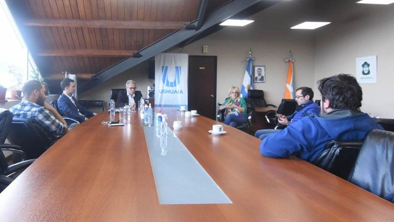 Daniele y Calderón dialogaron con integrantes de escuelas experimentales