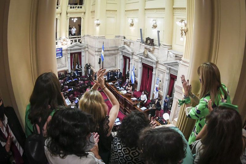 FERNÁNDEZ CELEBRÓ LEGALIZACIÓN DEL ABORTO Y AFIRMÓ QUE SE TRATA DE "RECUPERAR EL VALOR DE LA PALABRA EMPEÑADA" EN LA CAMPAÑA
