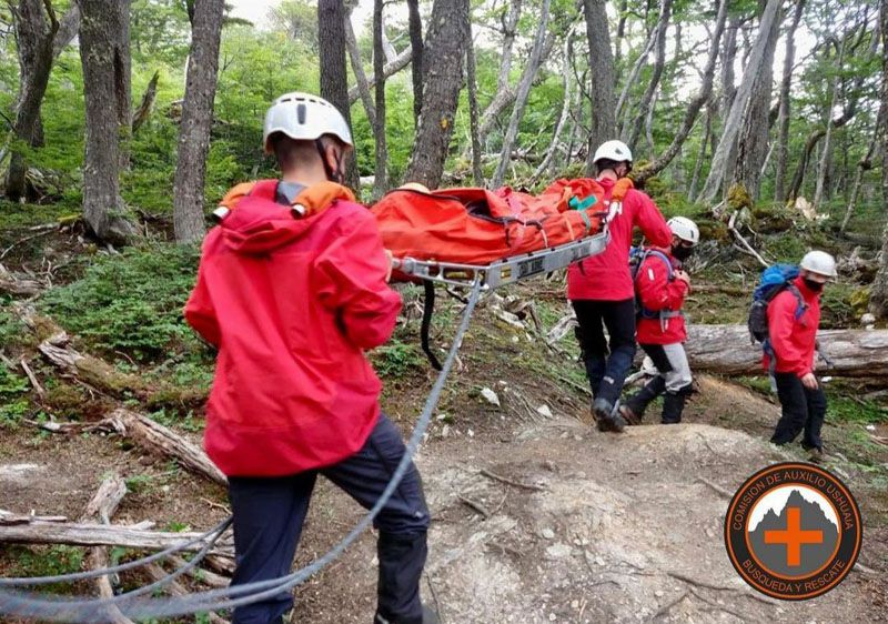 Dos operativos de rescate para poder asistir a menores en la montaña