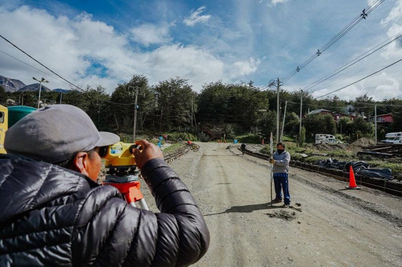 Construyen cordón cuneta en el barrio Ecológico