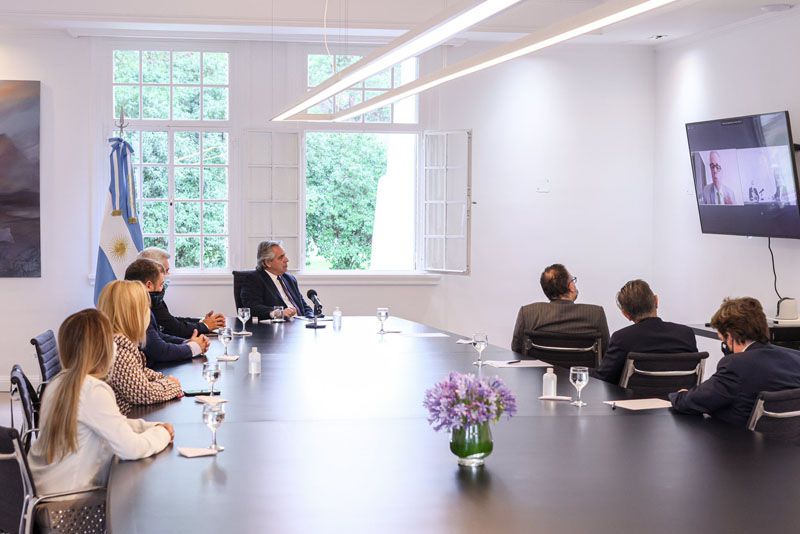 FERNÁNDEZ DIALOGÓ CON EJECUTIVOS DE FIRMA DE ELECTRODOMÉSTICOS QUE REALIZARÁ INVERSIONES POR 40 MILLONES DE DÓLARES