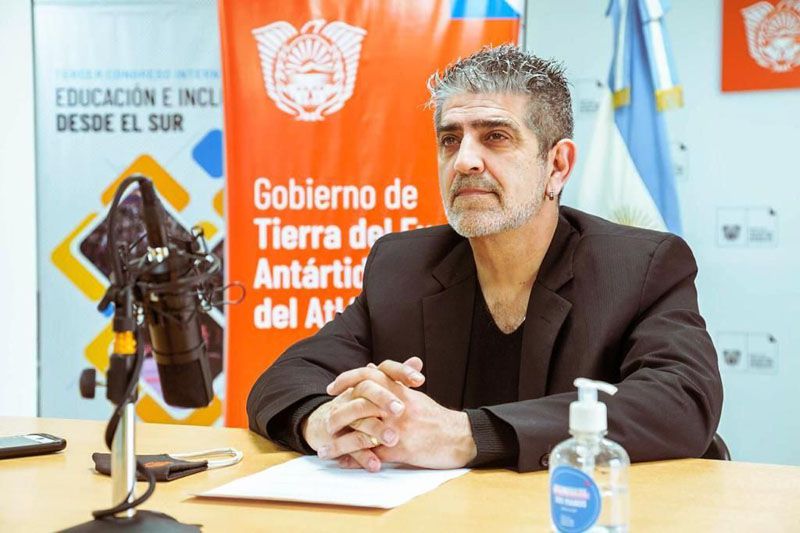 El regreso a las aulas será por niveles, en grupos y con horario reducido